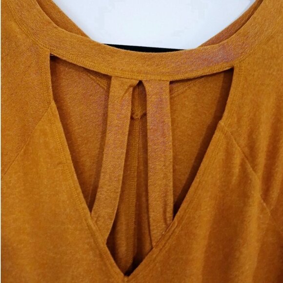 Maurices Knit Blouse Geometric Back V Neck Mustard Yellow Long Sleeve Medium - Picture 3 of 7